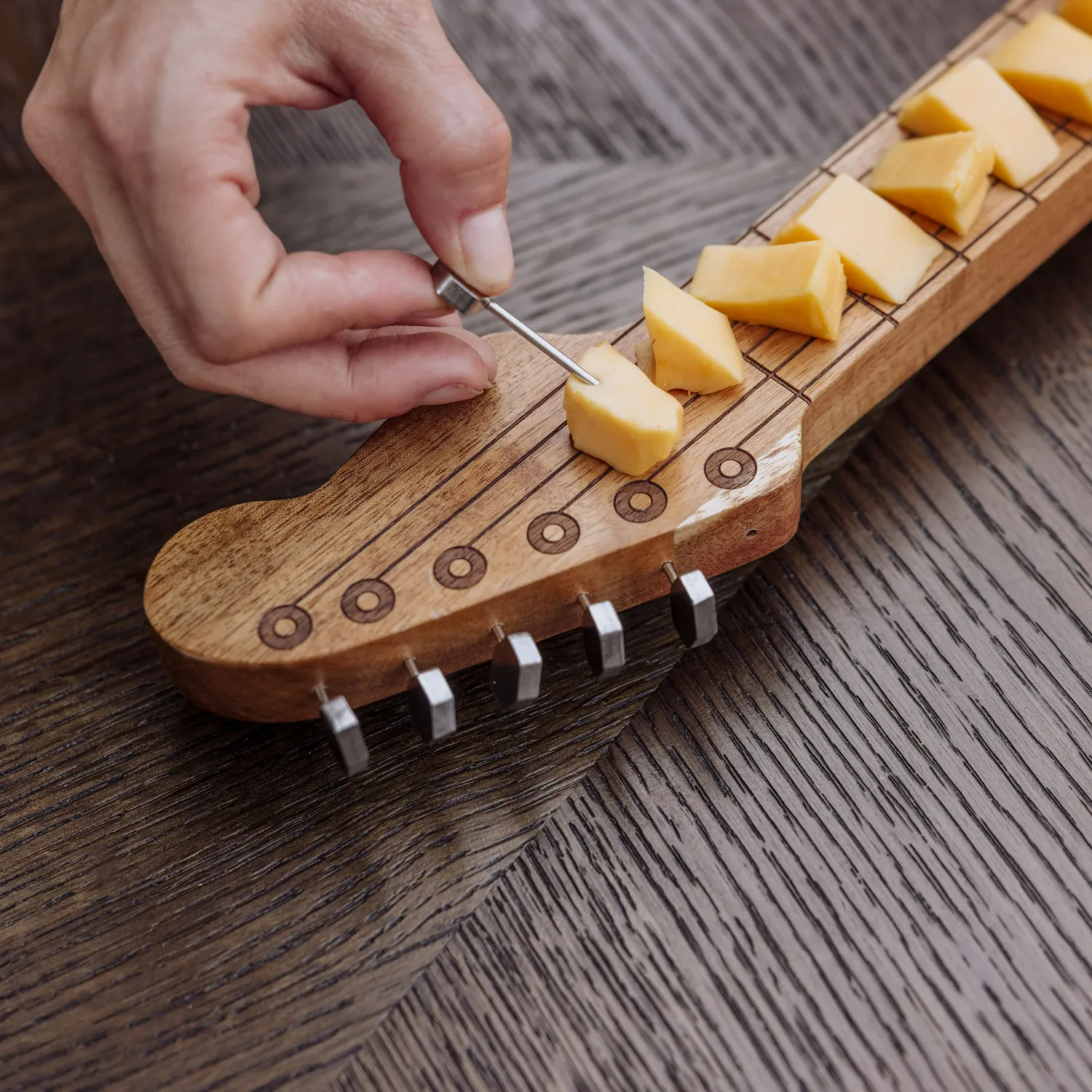 Picnic Time Guitar Legend Acacia Cheese Board & Tools Set