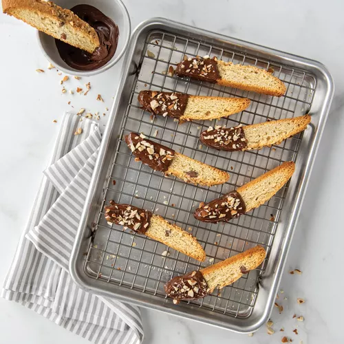 Nordic Ware Naturals Quarter Sheet with Oven-Safe Nonstick Grid