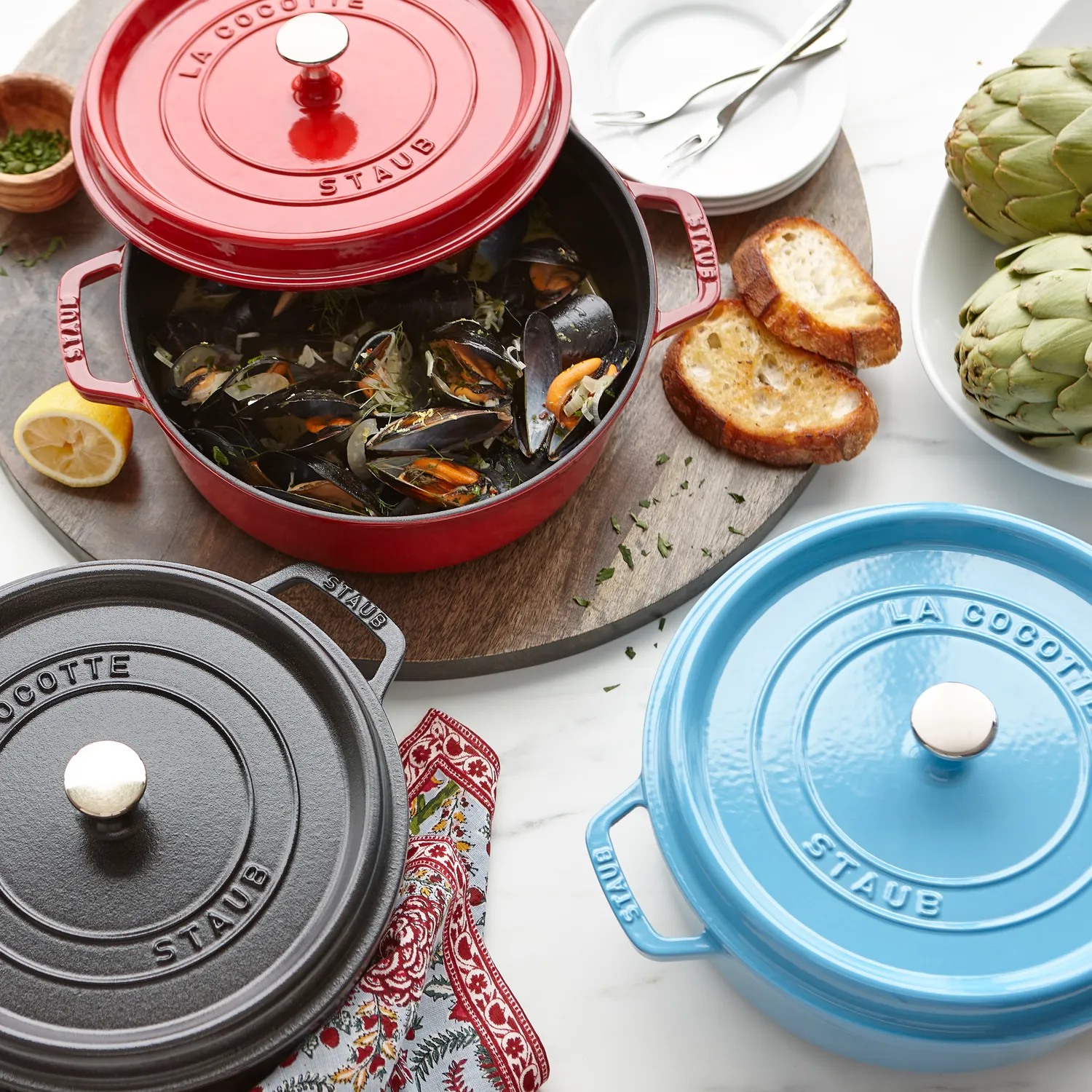 Staub Shallow Round Dutch Oven, 4qt.