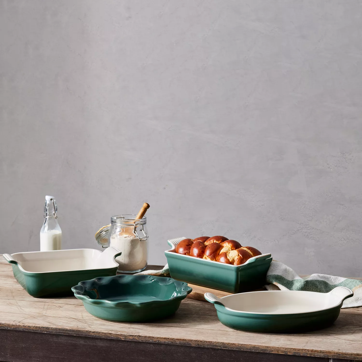 Le Creuset Heritage Stoneware 4-Piece Bakeware Set