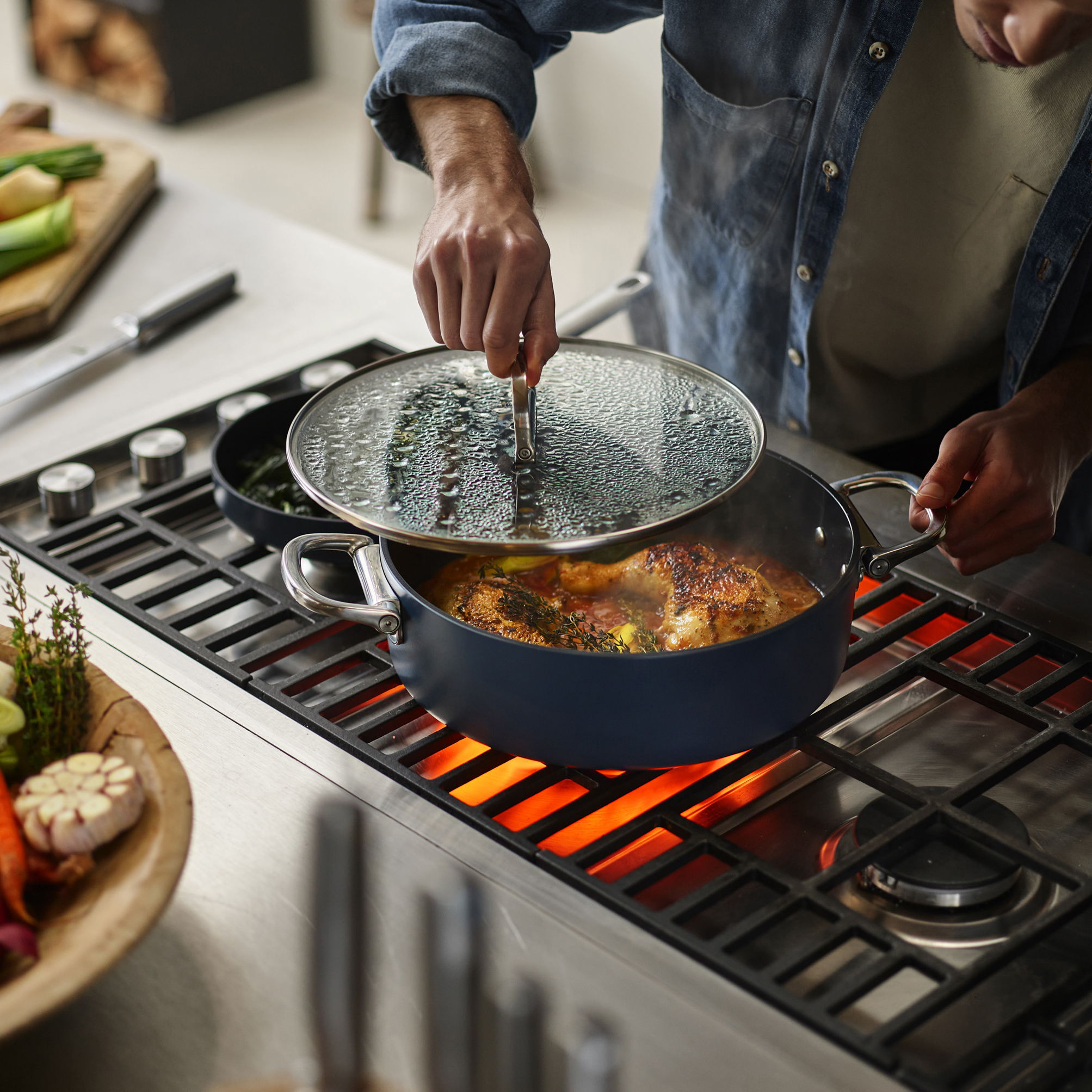 Joseph Joseph Space Ceramic Nonstick Shallow Casserole with Folding Handles & Lid, 5-qt.