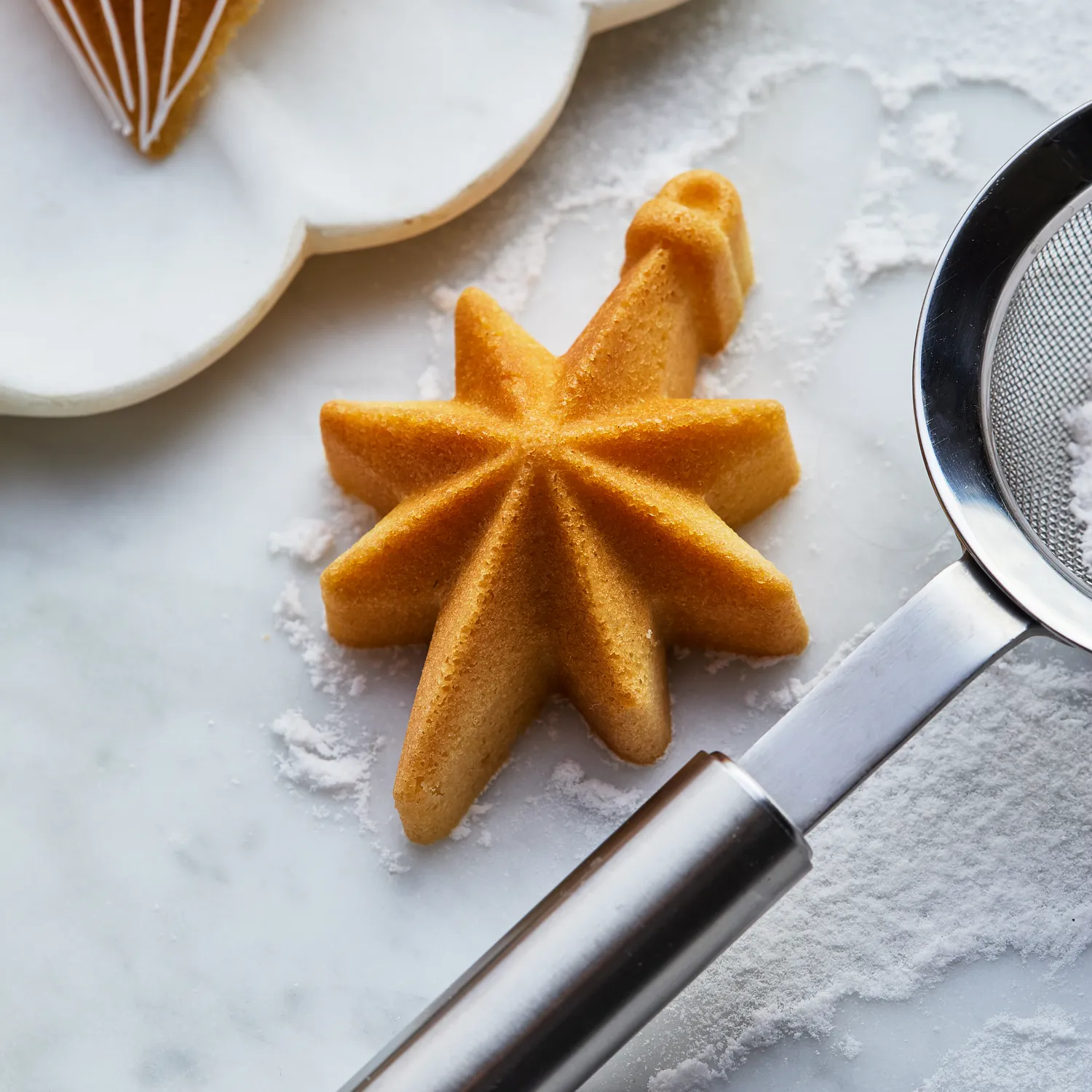 Nordic Ware Ornament Cakelet Pan