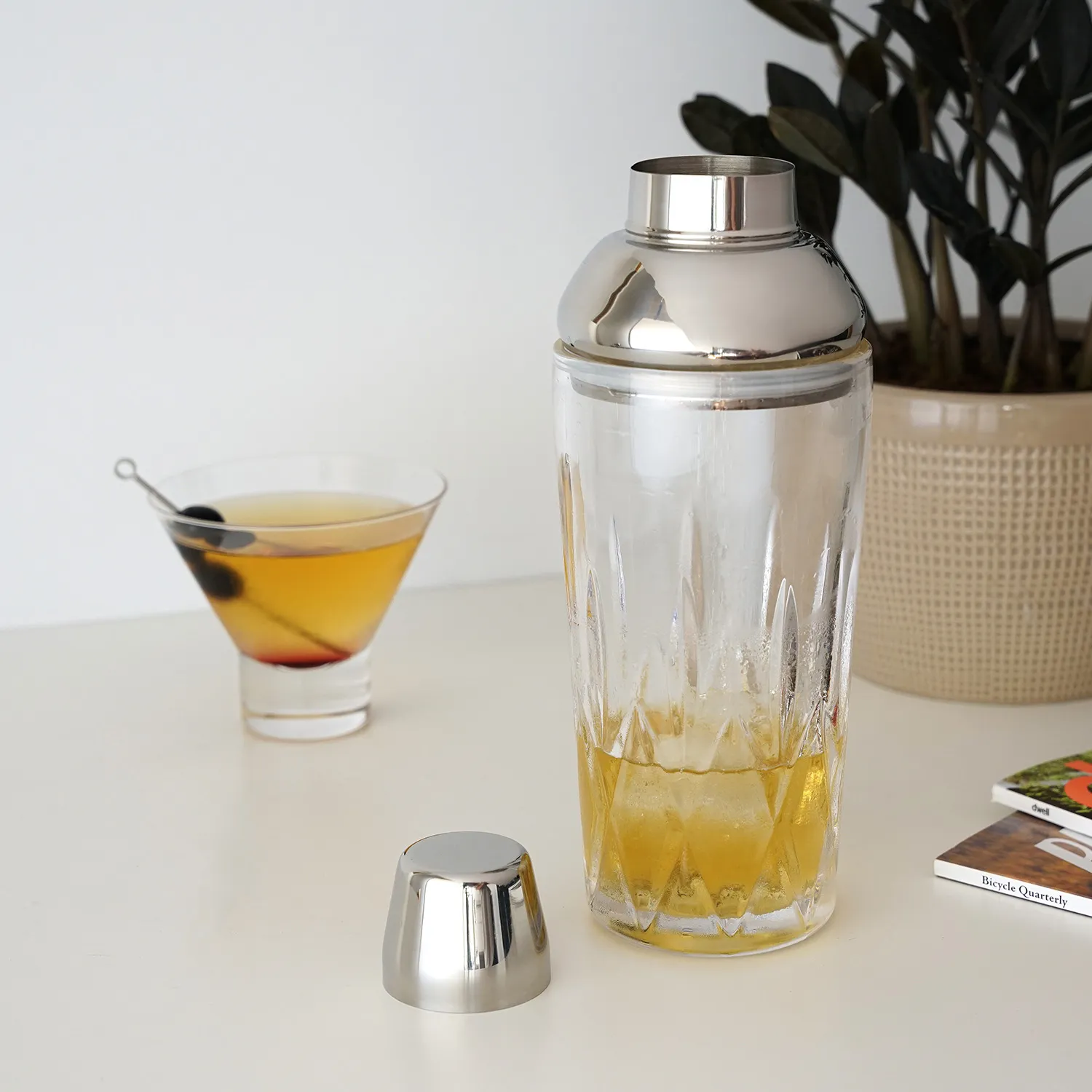 Viski Admiral Glass Shaker