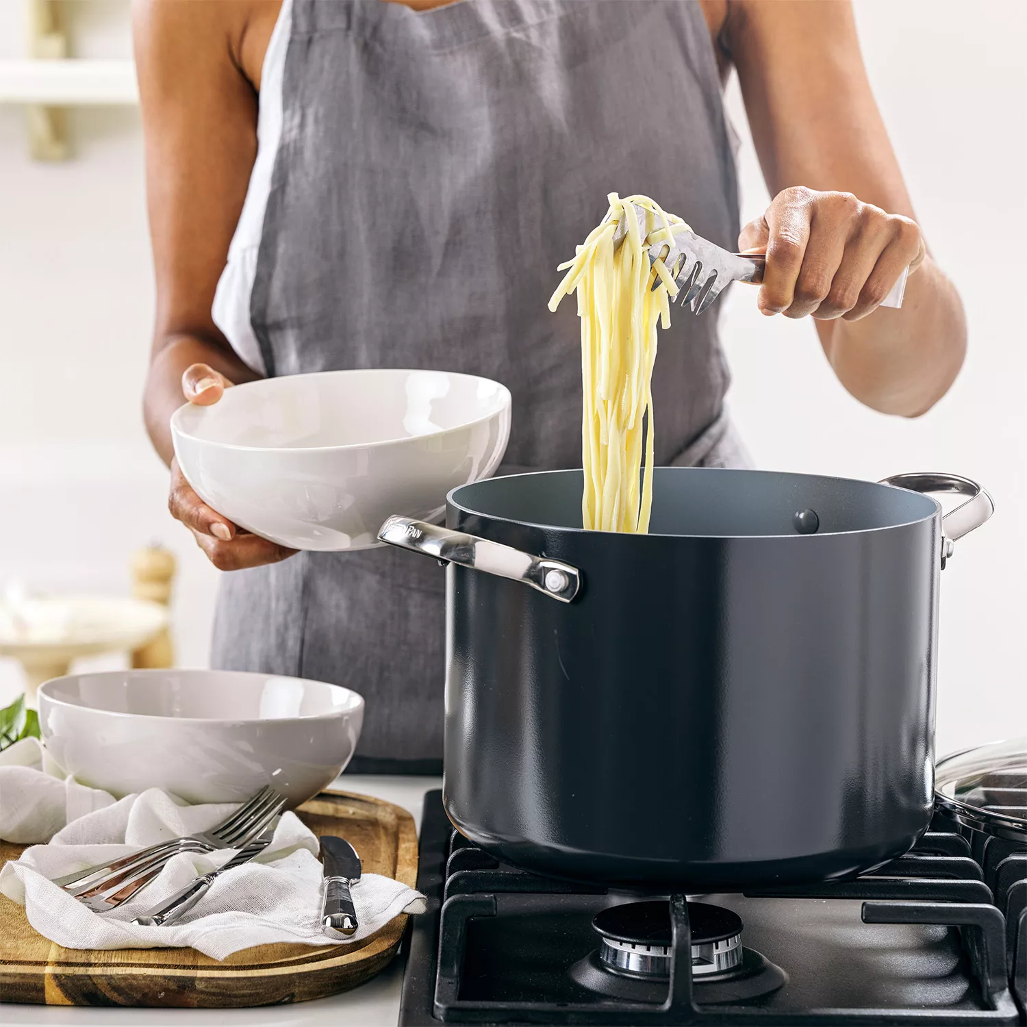 GreenPan Valencia Pro Ceramic Nonstick Stockpot with Lid, 8 Qt.