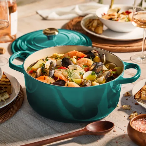 Le Creuset Signature Round Dutch Oven, 5.5 Qt.