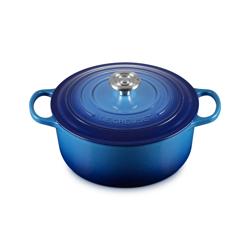 Le Creuset Signature Round Dutch Oven, 5.5 Qt. Best birthday present this year!I love the color too