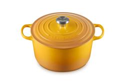 Le Creuset Signature Deep Round Dutch Oven, 6.5 qt. 