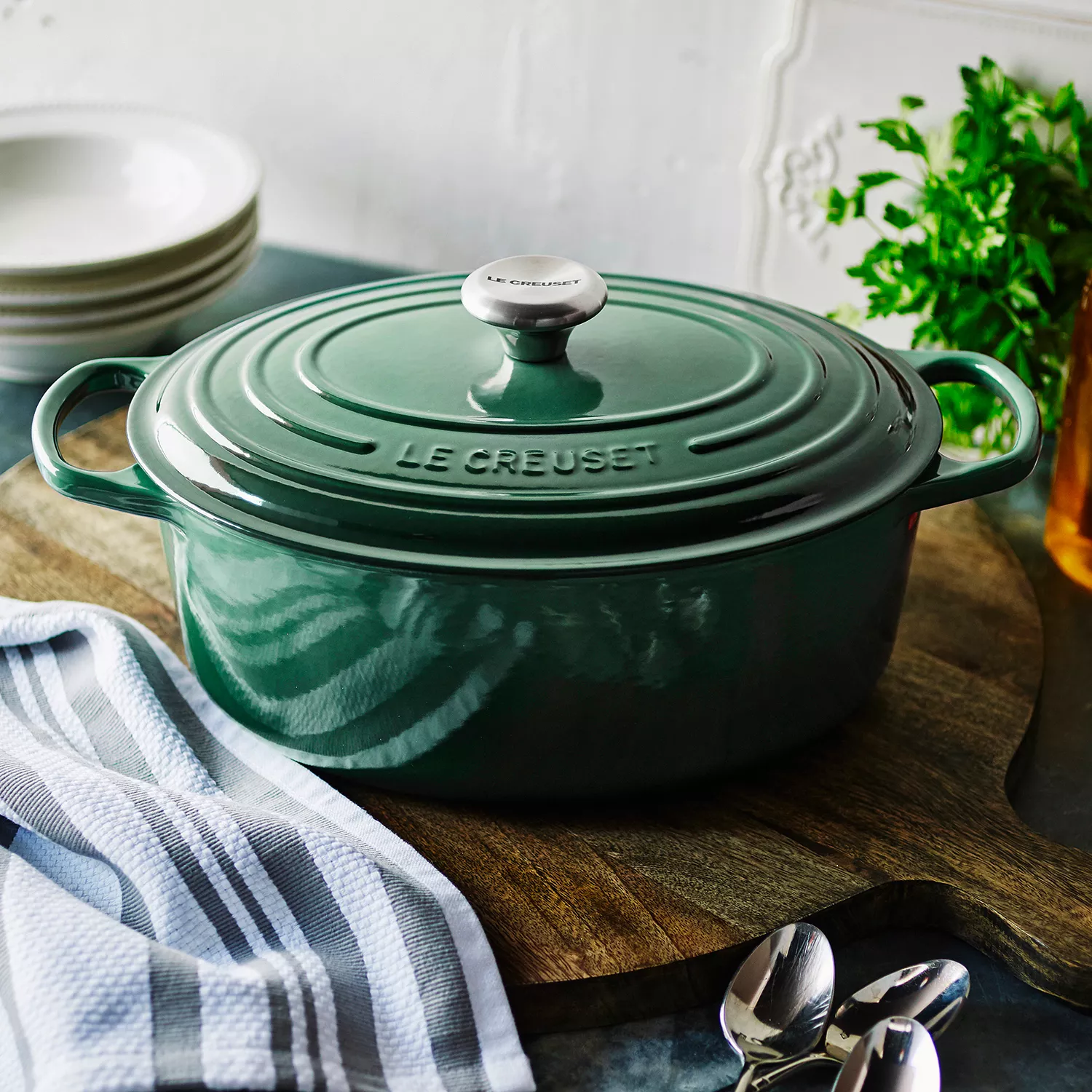 Le Creuset Signature Oval Dutch Oven, 6.75 qt.