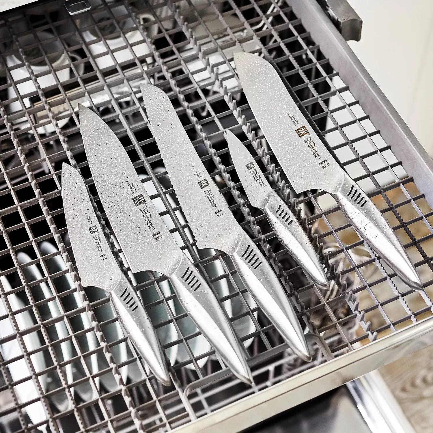 Zwilling J.A. Henckels Twin Fin Air Bread Knife, 8"