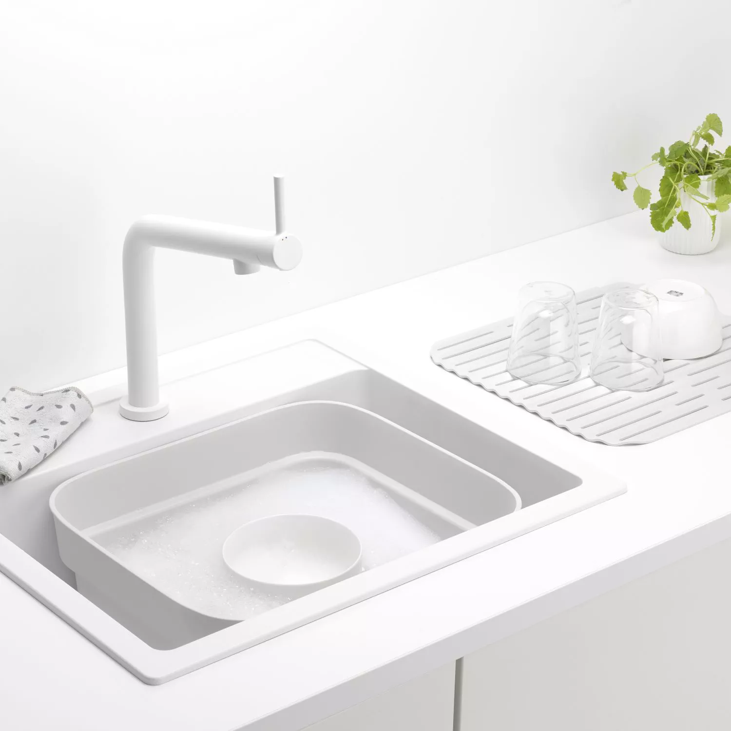 Brabantia SinkSide Dishwashing Tubs with Drying Trays