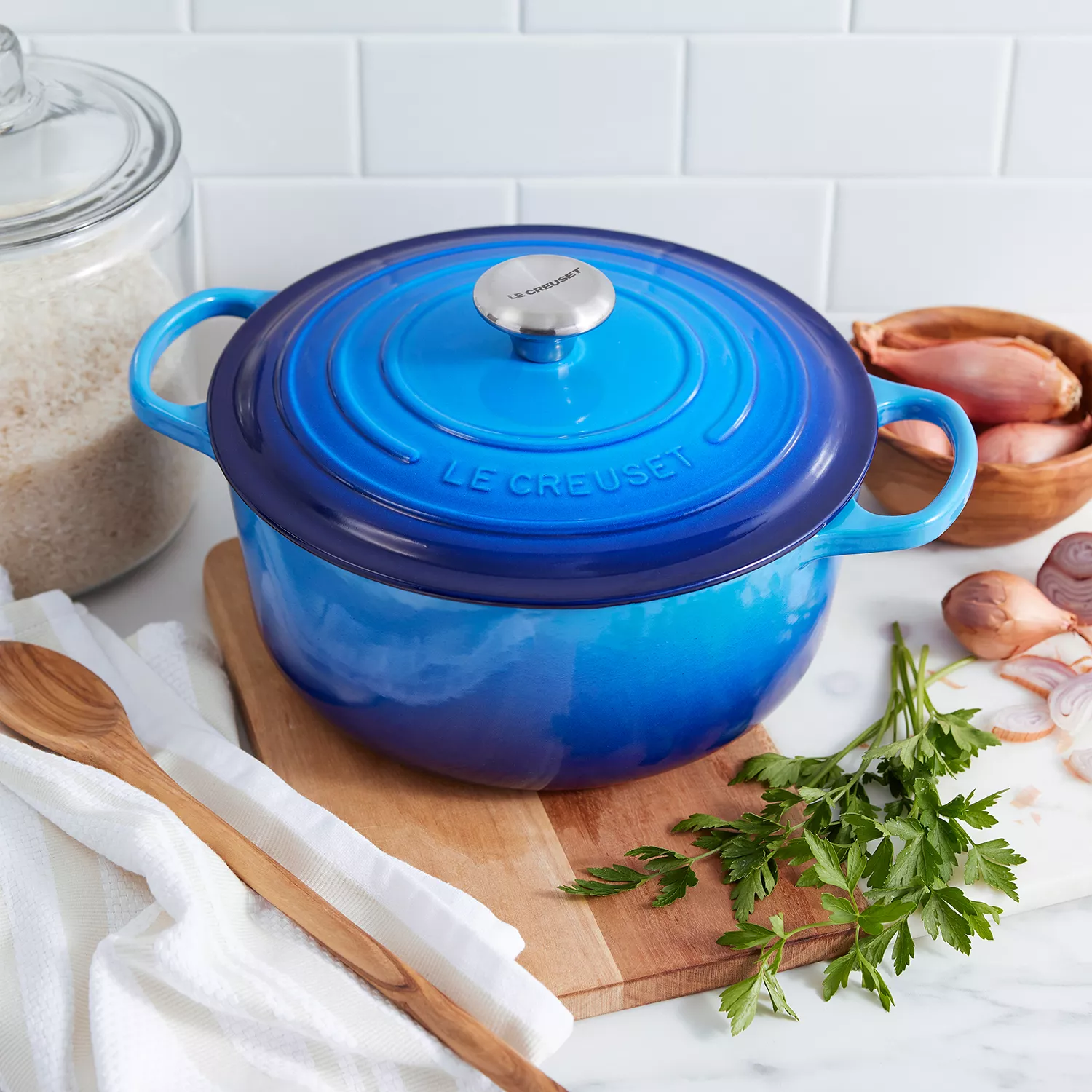 Le Creuset Signature Round French Oven, 5.5 Qt.