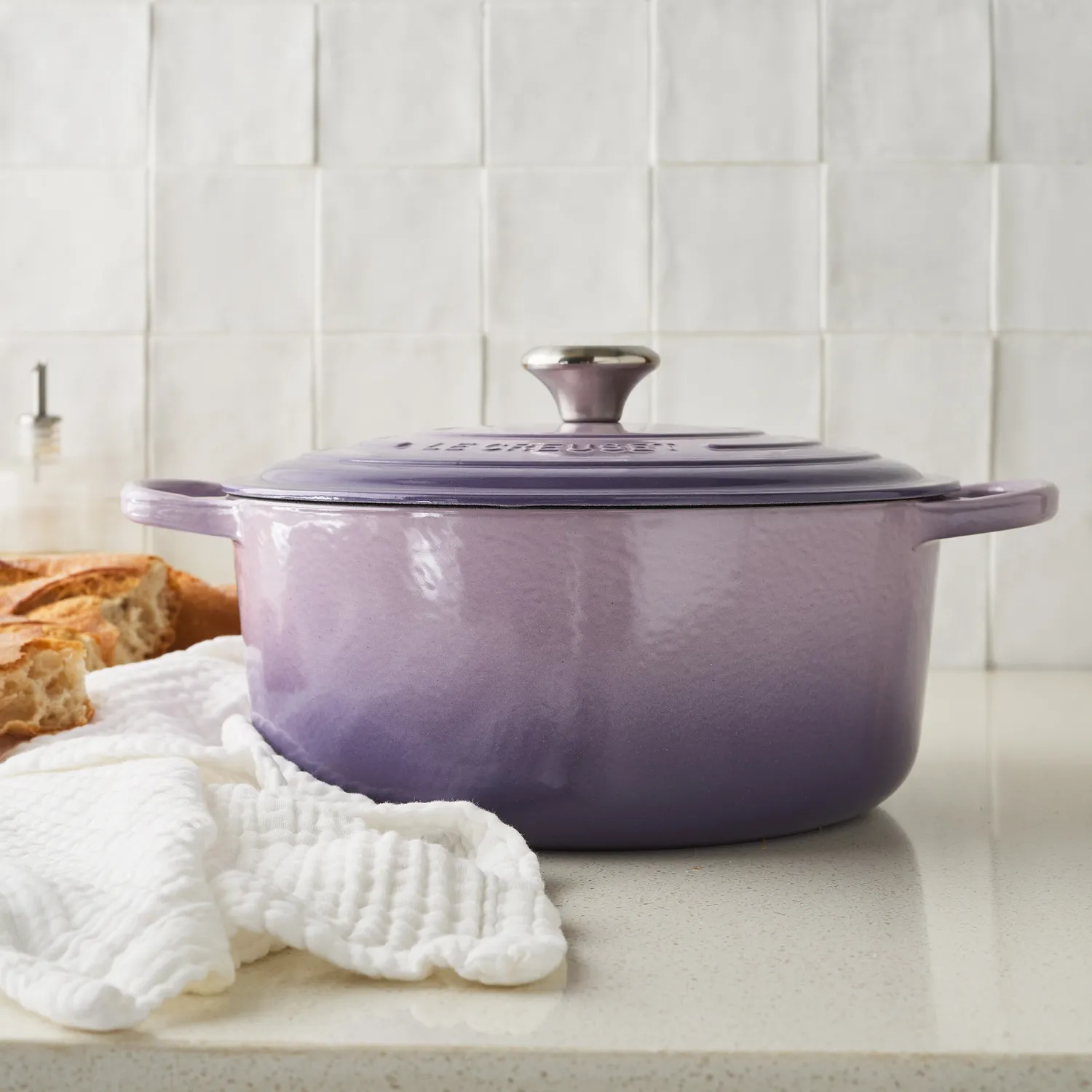 Le Creuset Signature Round Dutch Oven, 7.25 qt.