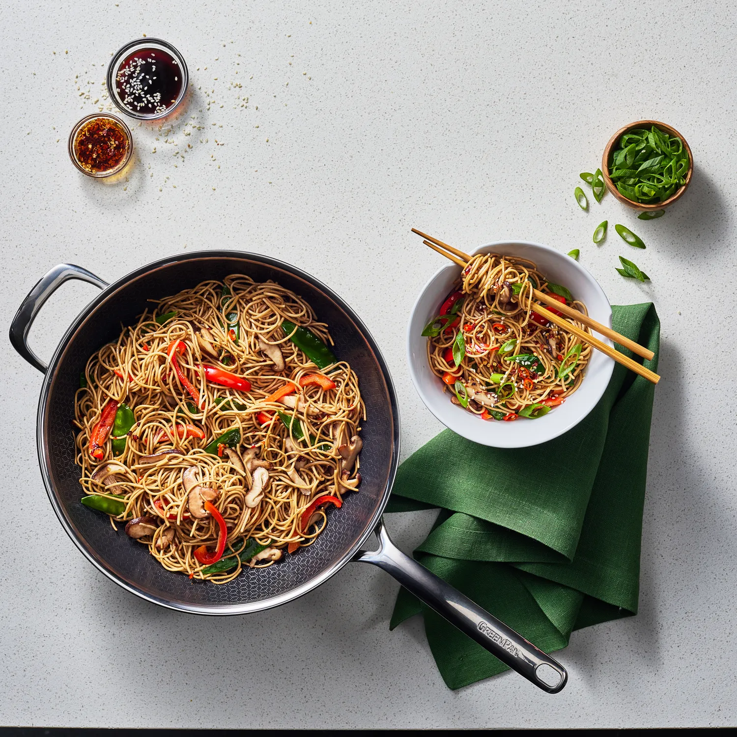 GreenPan Spectra Thermobond Hybrid Ceramic Nonstick Wok with Lid, 12"