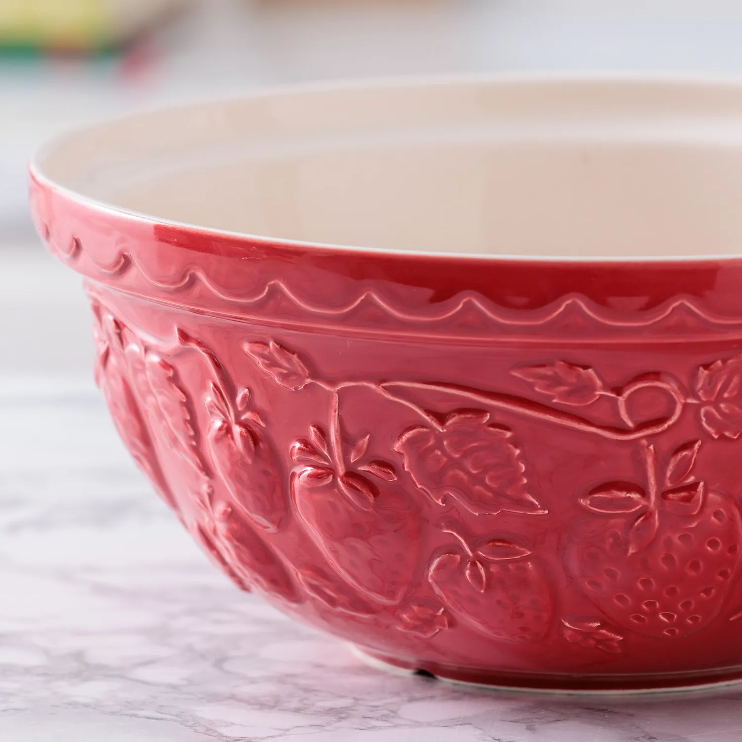 Mason Cash Strawberry Mixing Bowl, 4.25 qt.
