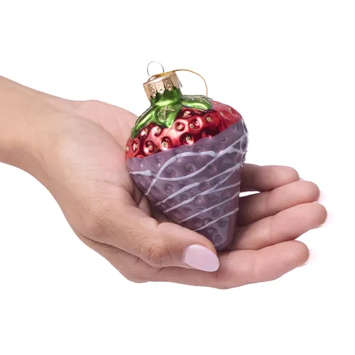 Sur la table Chocolate Strawberry Ornament