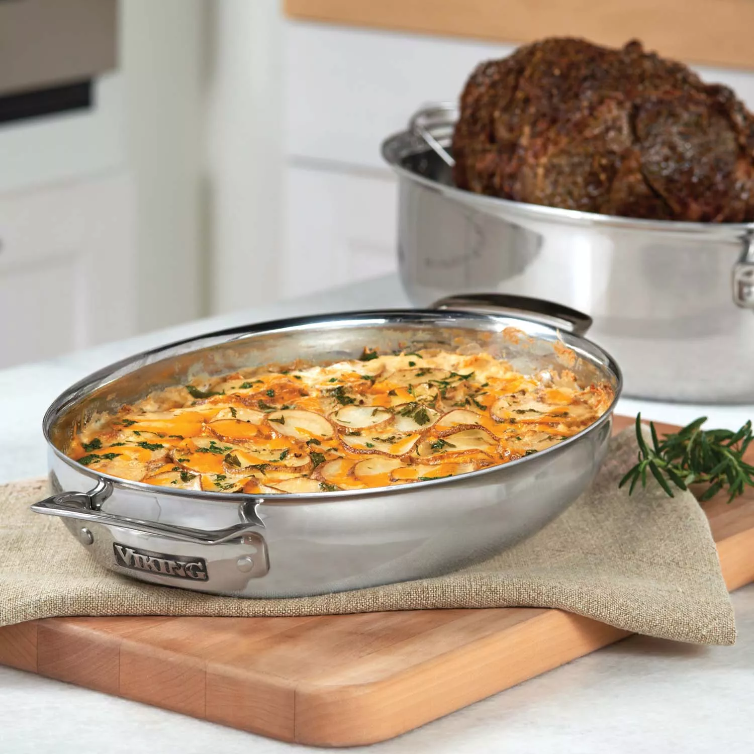 All-Clad Stainless Steel 15 Oval Baker with Pot Holders