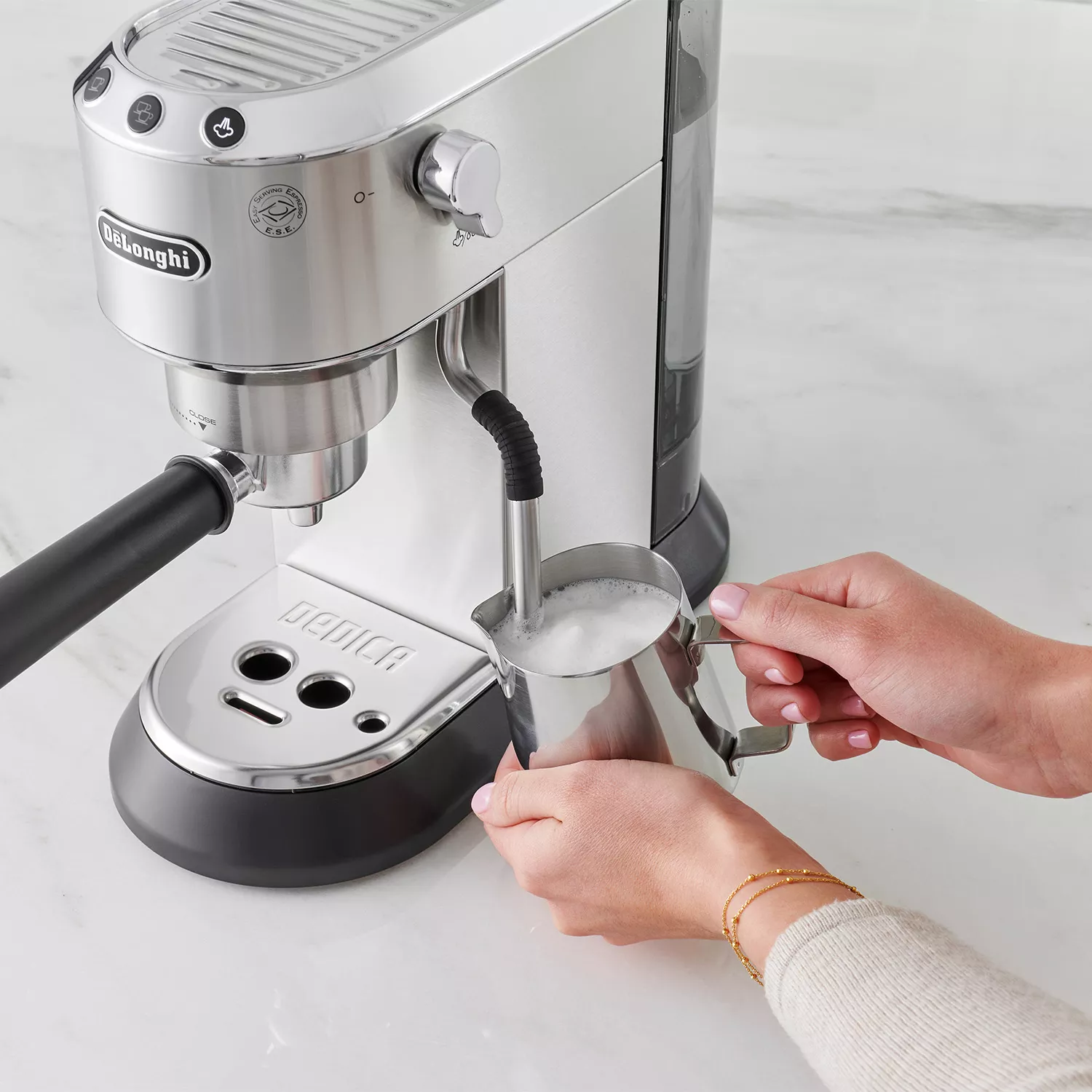 De'Longhi Dedica Arte Espresso Machine