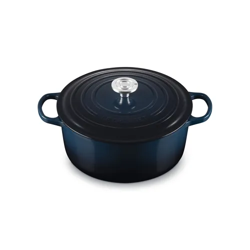 Le Creuset Signature Round Dutch Oven, 7.25 qt.