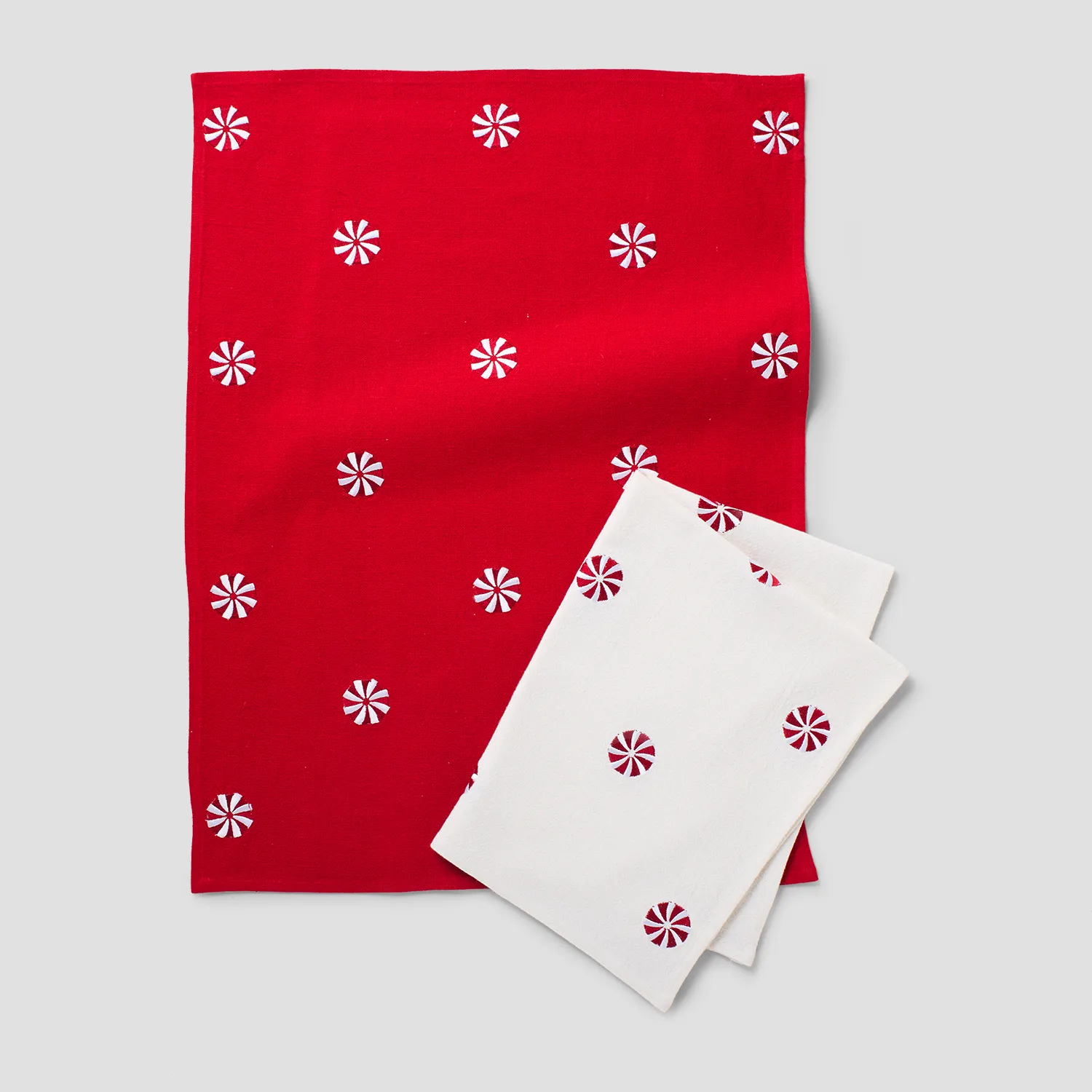 Sur la table Embroidered Peppermint Towels, Set of 2