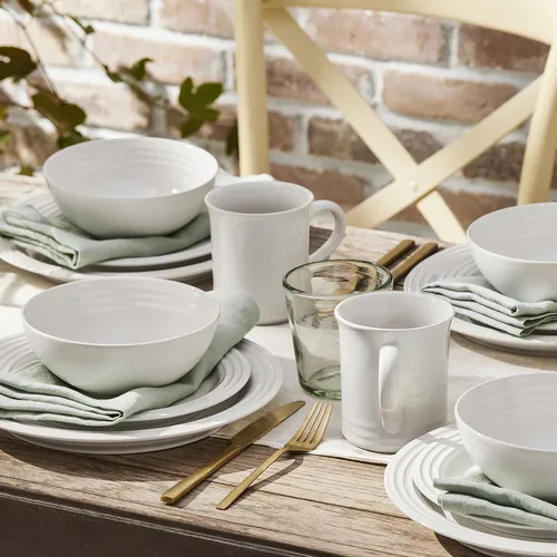 Le Creuset 16- Piece Dinnerware Set