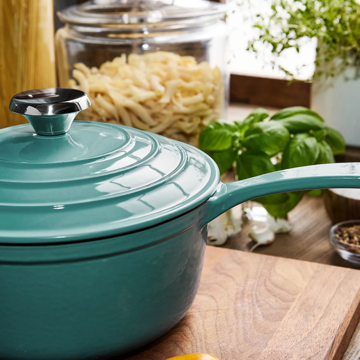Sur la table Enameled Cast Iron 5-Piece Set