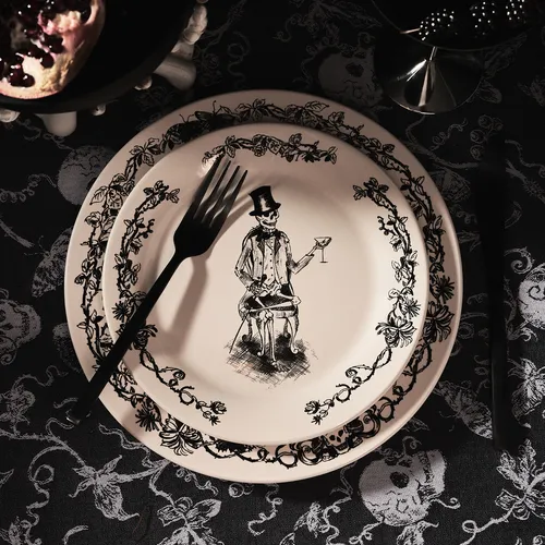 Sur la table Halloween Salad Plate