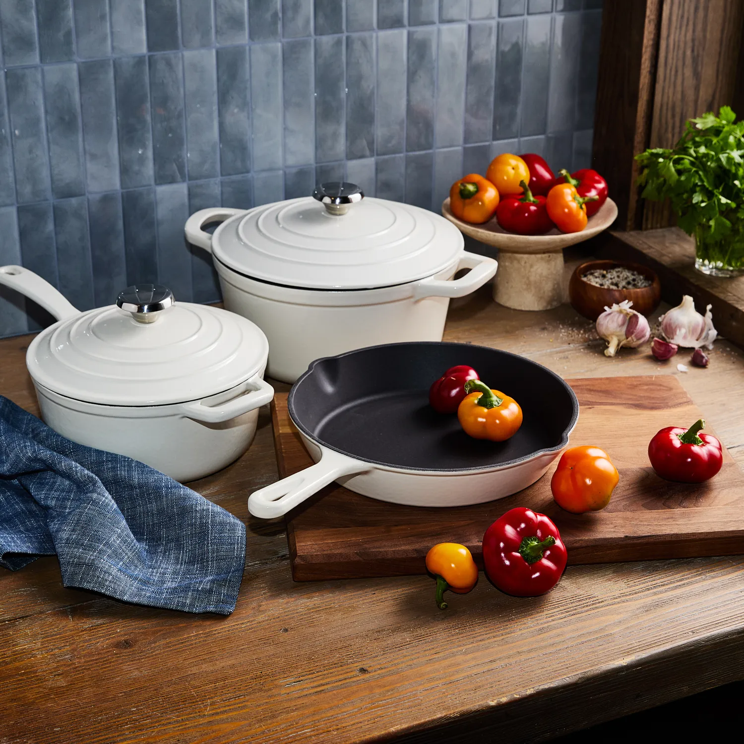Sur la table Enameled Cast Iron 5-Piece Set