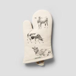 Sur la table Cow Oven Mitt