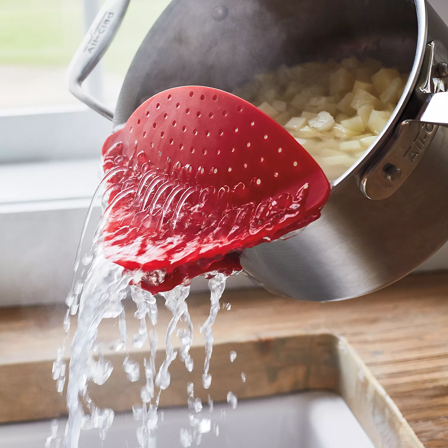 Chef&#8217;s Planet Clip &#38; Drain