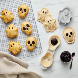 Sur la table Ghost & Skull Handpie Molds, Set of 2