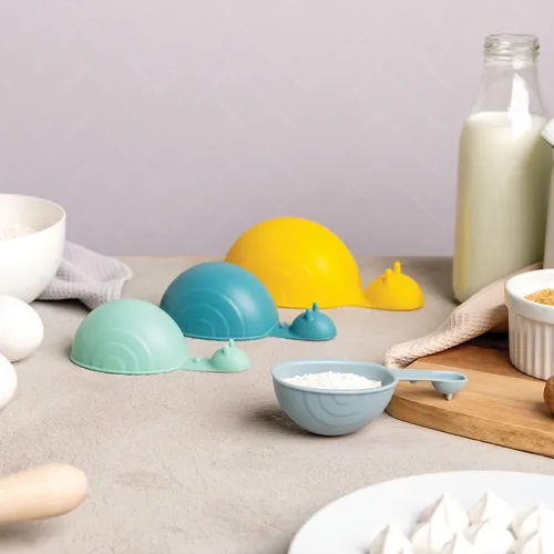 Ototo Shelly Snail Measuring Cups & Spoons Set