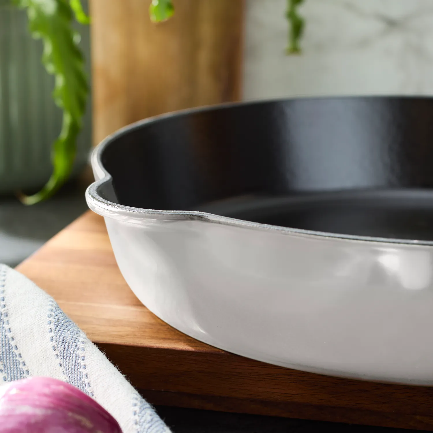 Staub Traditional Skillet, 11"