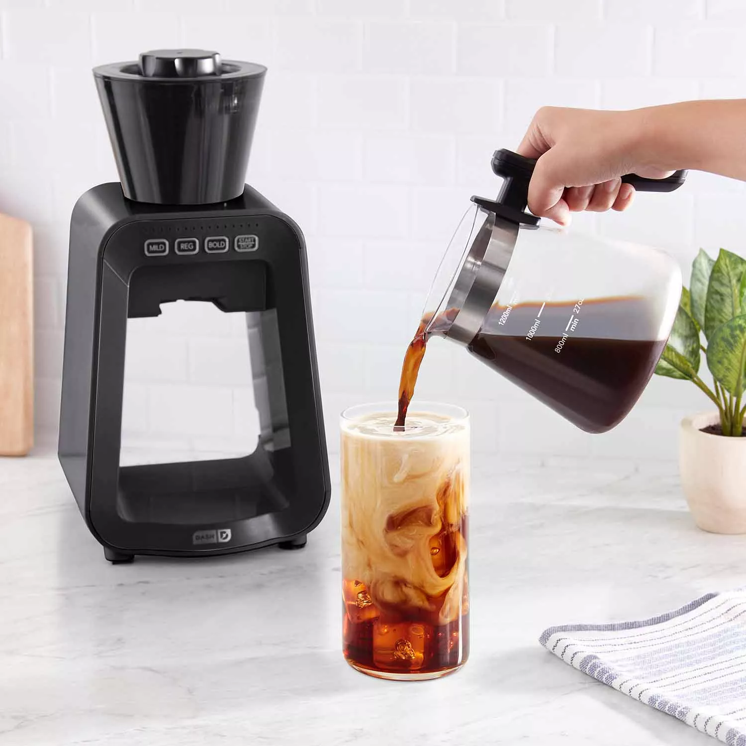 Dash Rapid Cold Brew Maker with VacuPress™ Technology