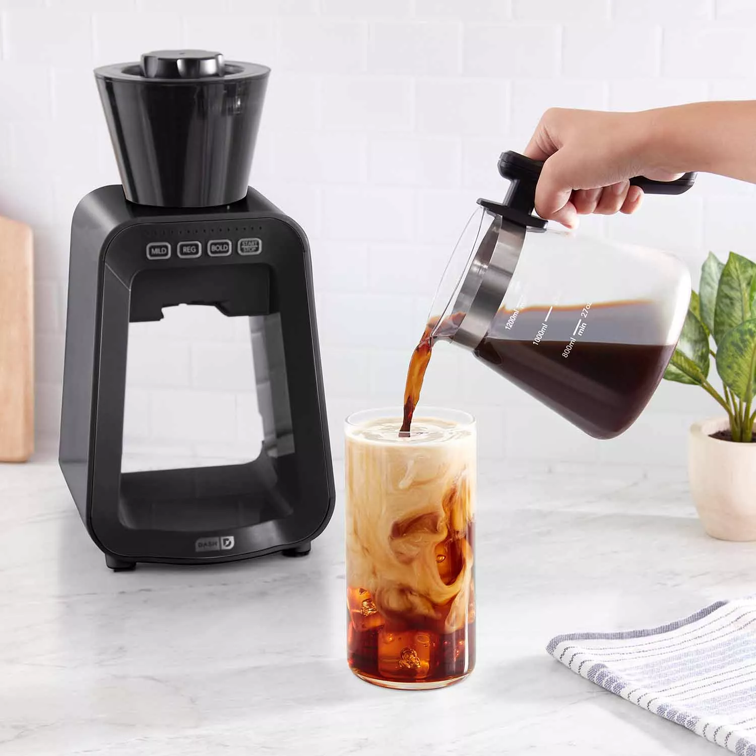 Dash introduces new cold brew coffee machine - FoodBev Media