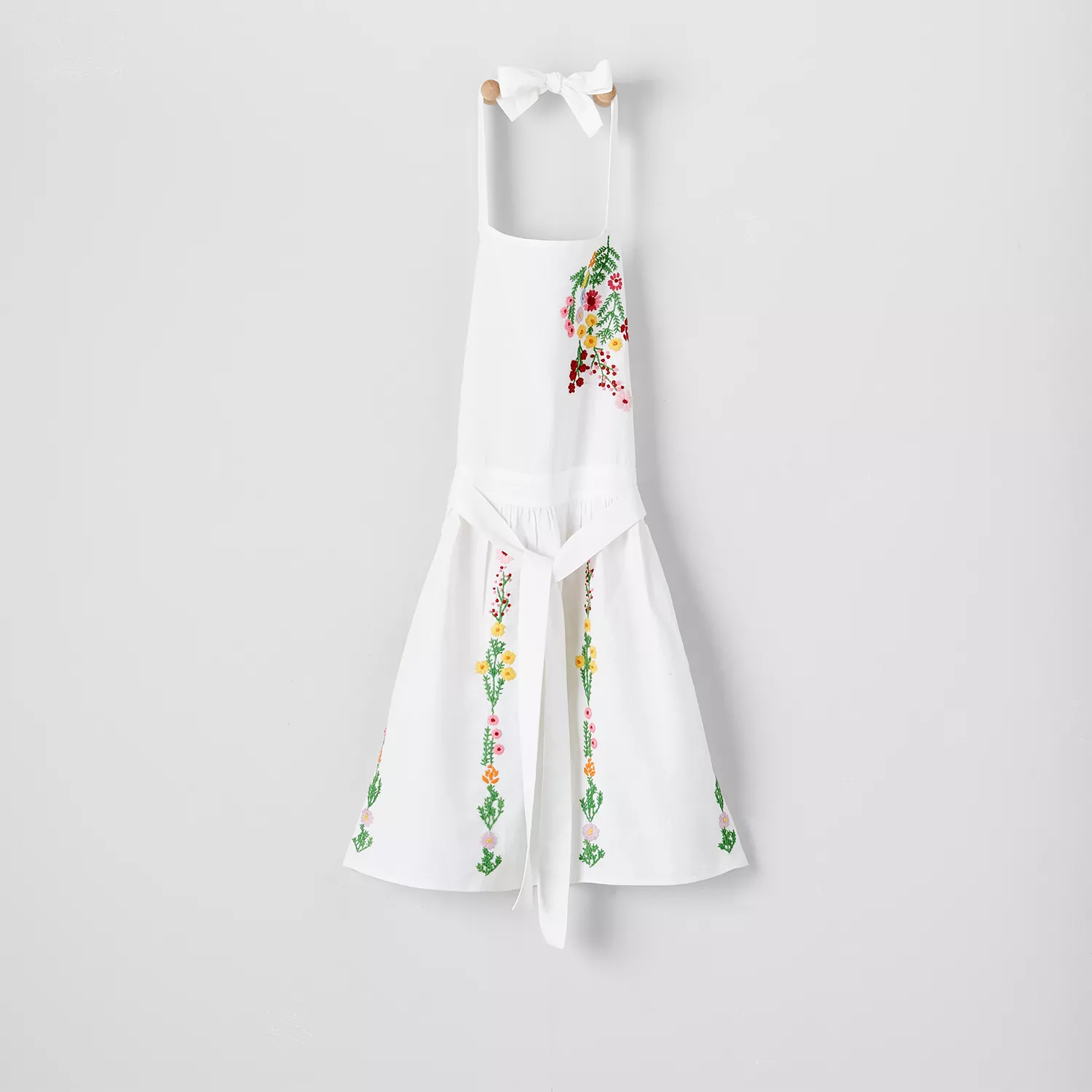 Sur La Table Jardin Embroidered Apron