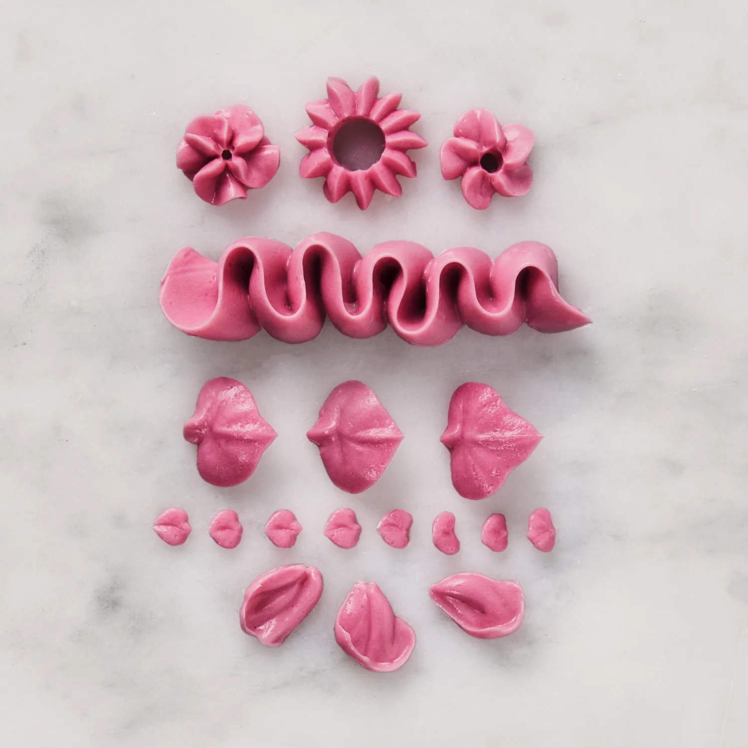Sur La Table 60-Piece Decorating Tip Set