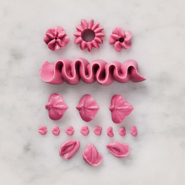 Sur La Table 60-Piece Decorating Tip Set - thumbnail 5