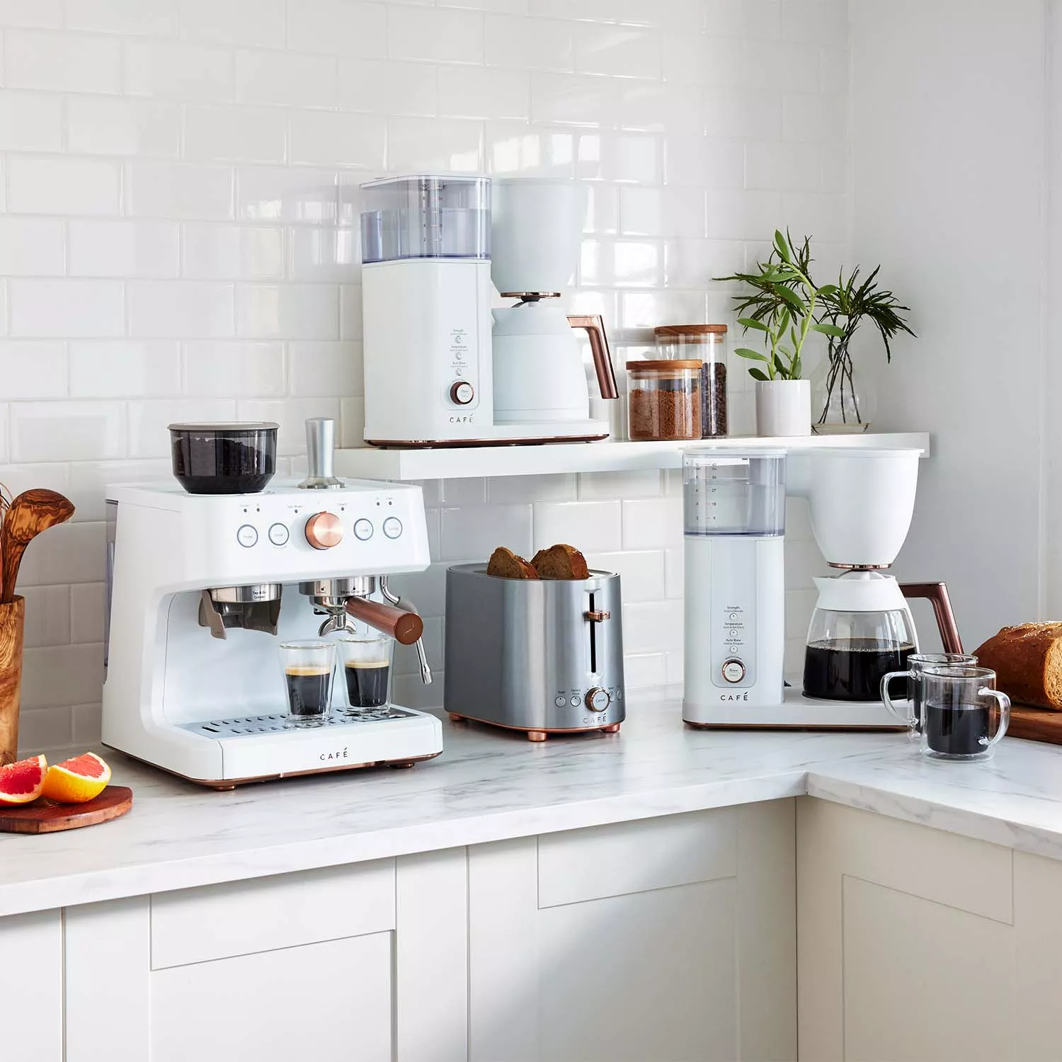 Caf&#233;&#8482; Express Finish Toaster