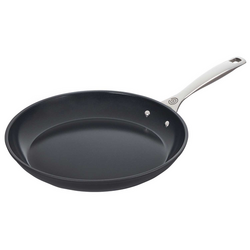 Le Creuset Essential Ceramic Nonstick Shallow Skillet