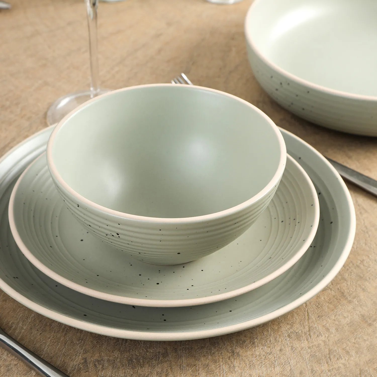 Stone Lain Lauren Stoneware 16-Piece Dinnerware Set