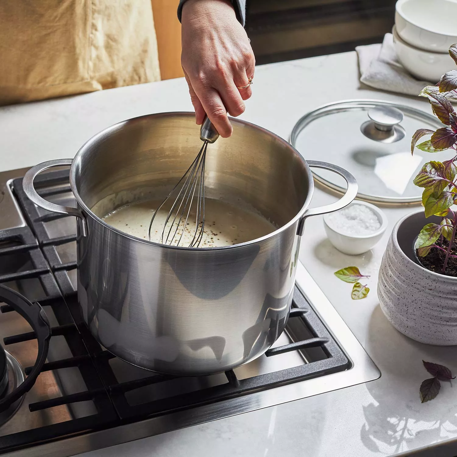 4 quart Pot with Steamer - Whisk