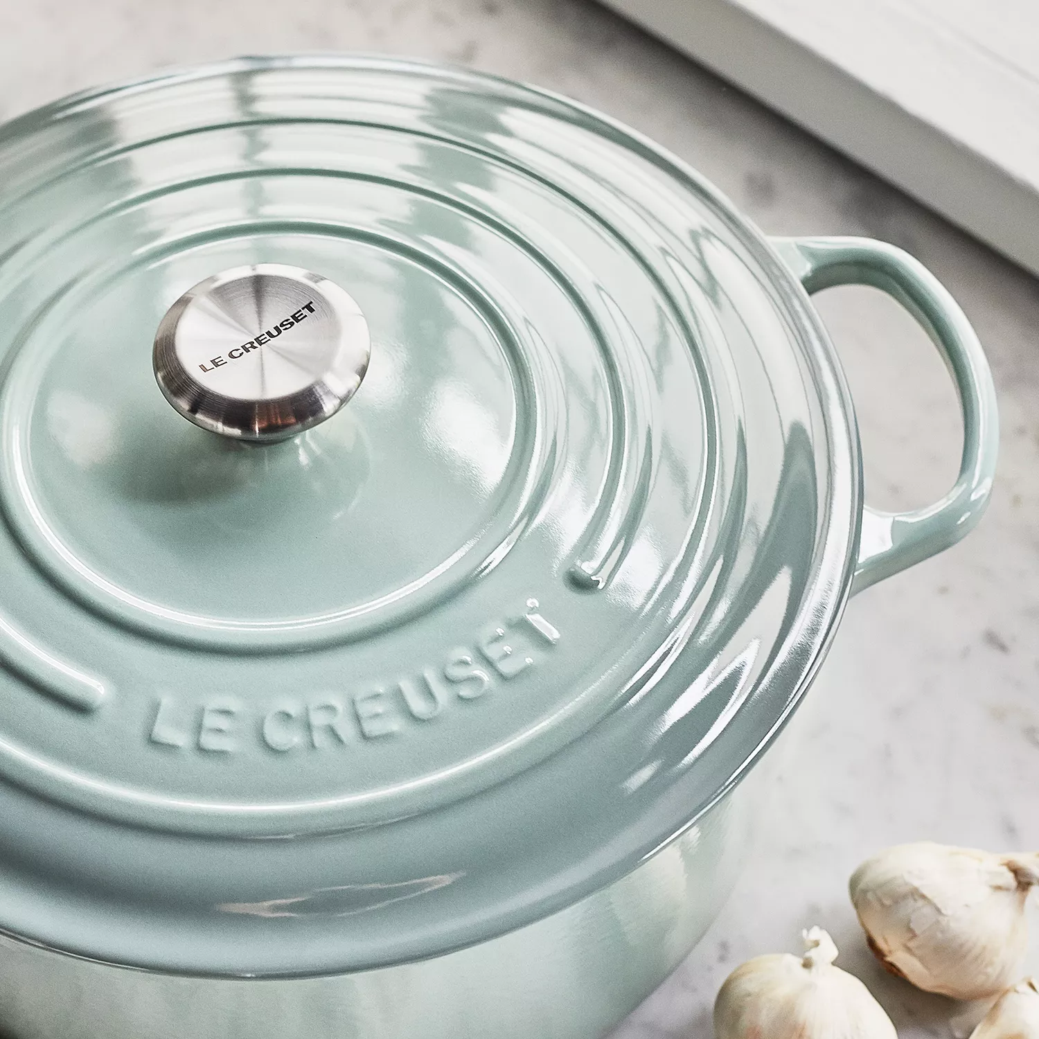 Le Creuset Signature Round Dutch Oven, 9 qt.