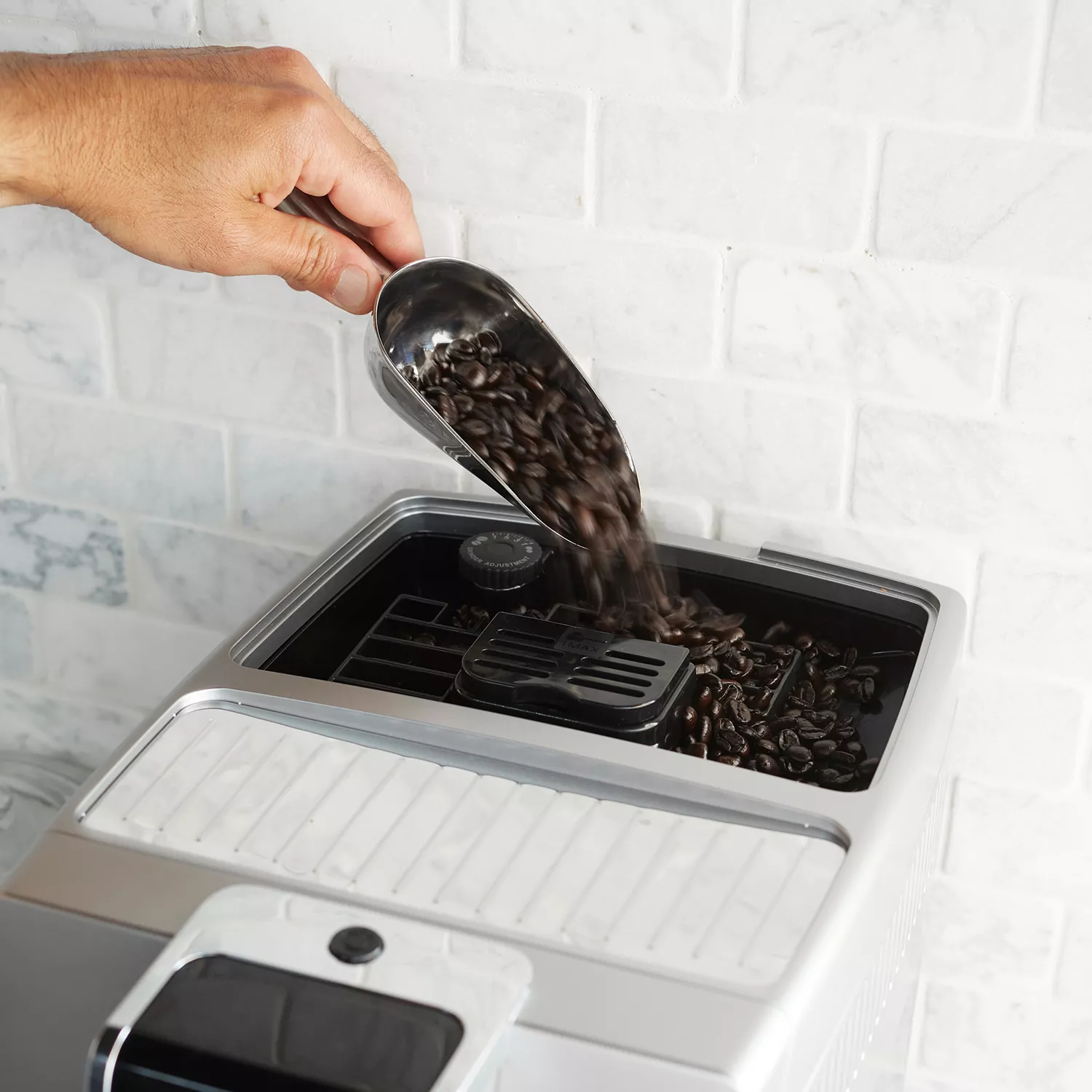 De&#8217;Longhi Dinamica Fully Automatic Espresso Machine with LatteCrema&#8482;