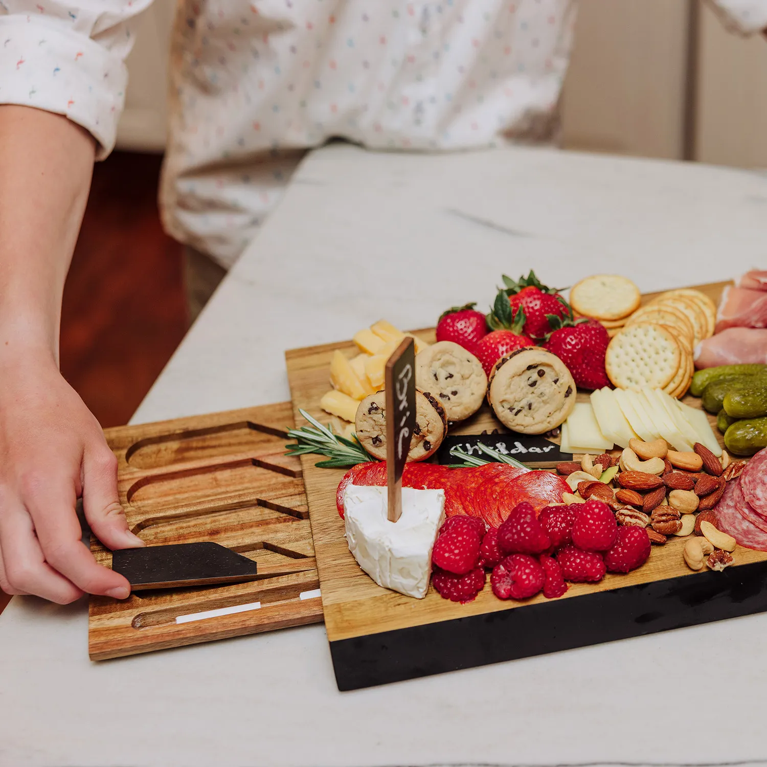 Picnic Time Formaggio Cheese Board & Tools Set