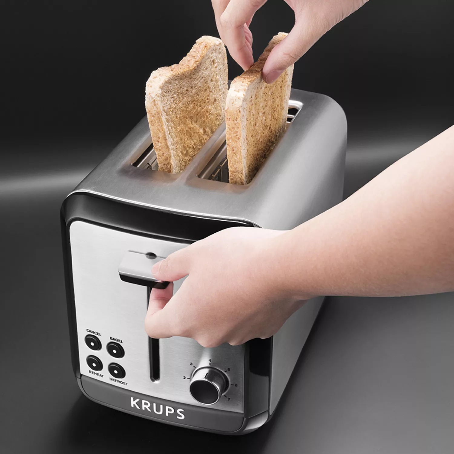 Krups France - Pour les amoureux des bagels, le toaster SAVOY a une  fonction Bagel pour que vos bagels soient parfaitement dorés ! 😲💛  Découvrez-le ici ⏩ goo.gl/4JnqrN