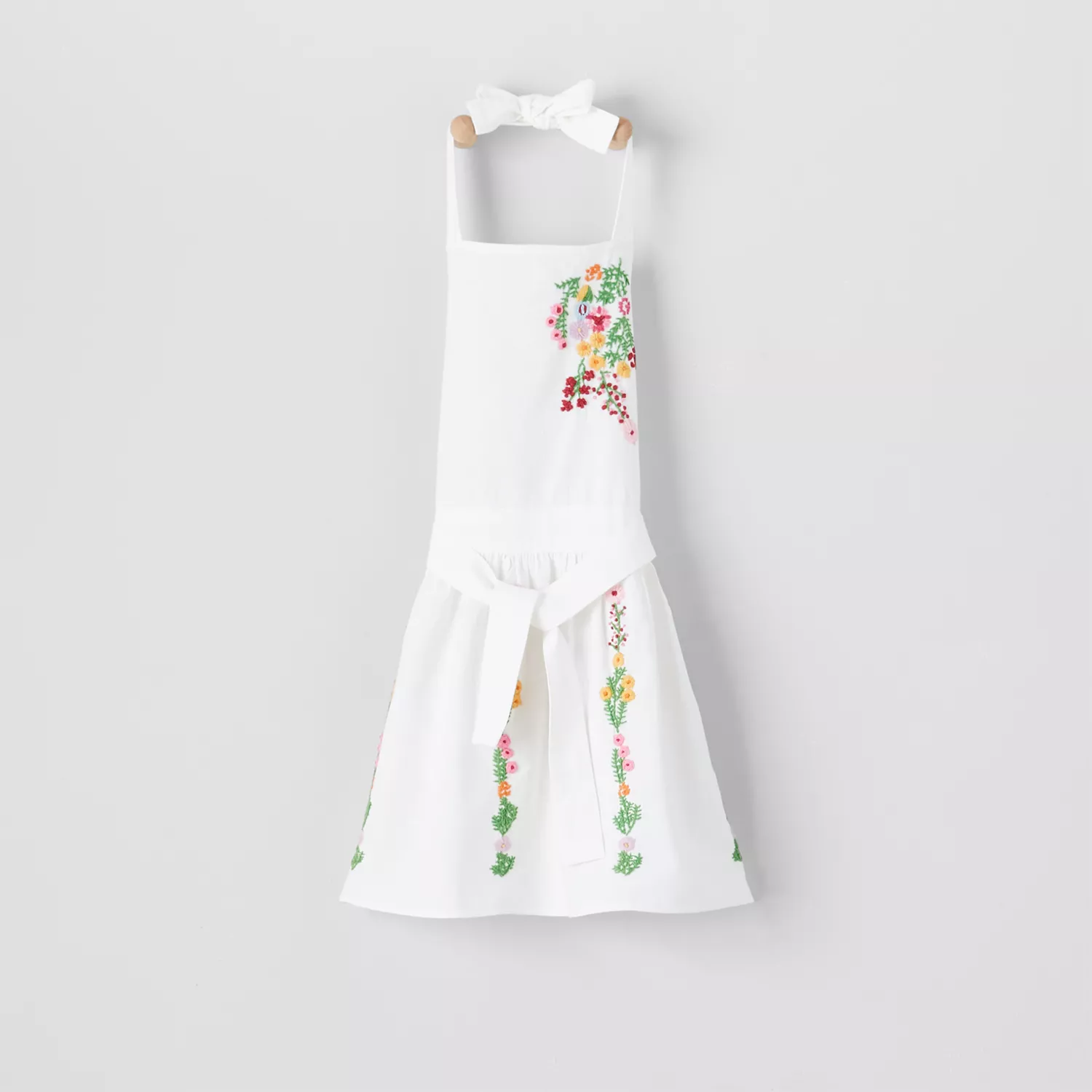 Sur La Table Jardin Embroidered Children's Apron