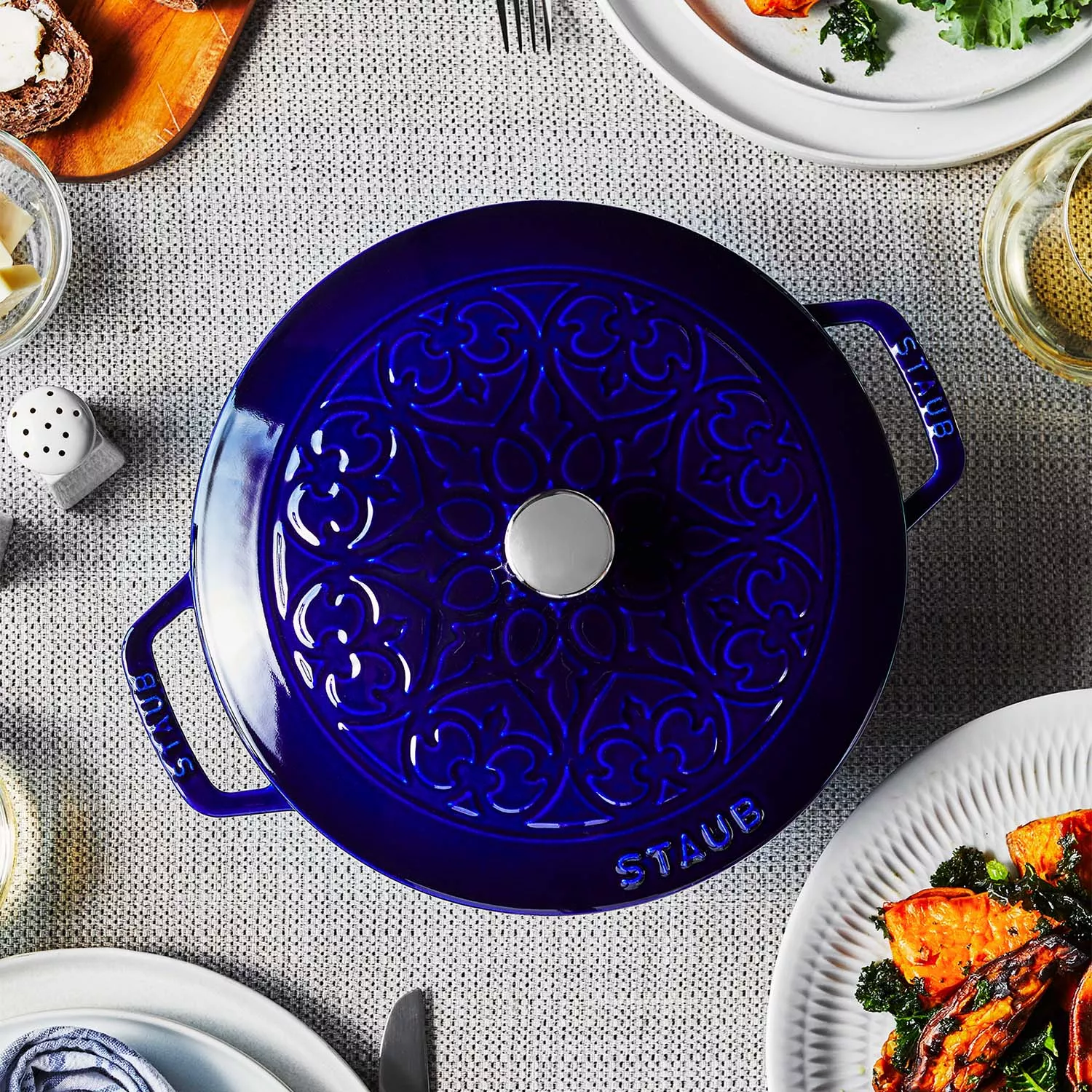 Staub Essential French Oven with Lily Lid, 3.75 qt 