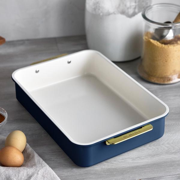 GreenPan Reserve Ceramic Nonstick Rectangular Cake Pan - thumbnail 4