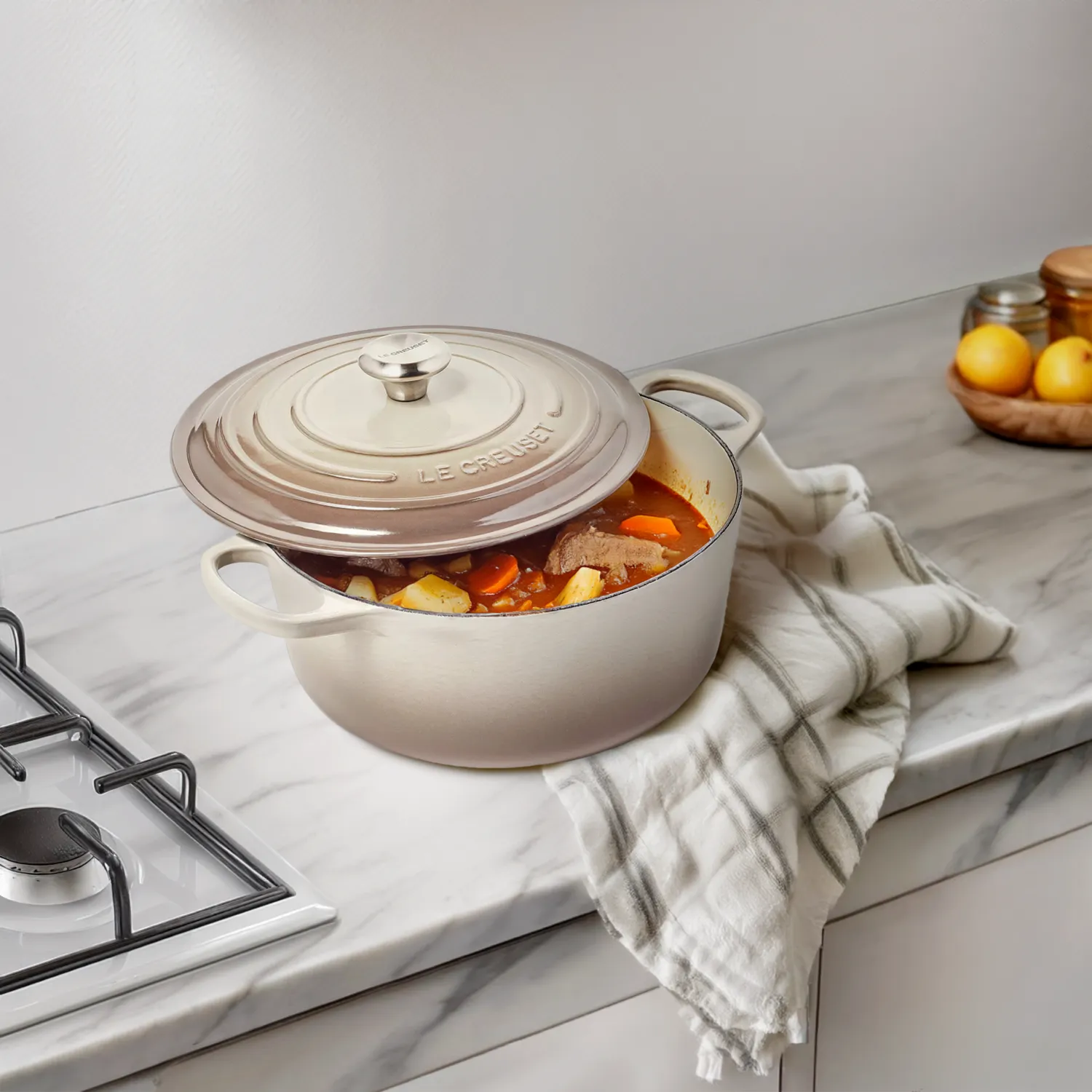 Le Creuset Signature Round Dutch Oven, 7.25 qt.