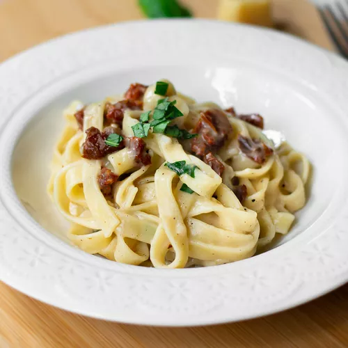 Fettuccini with Seared Shrimp and Sun-Dried Tomato Cream Sauce